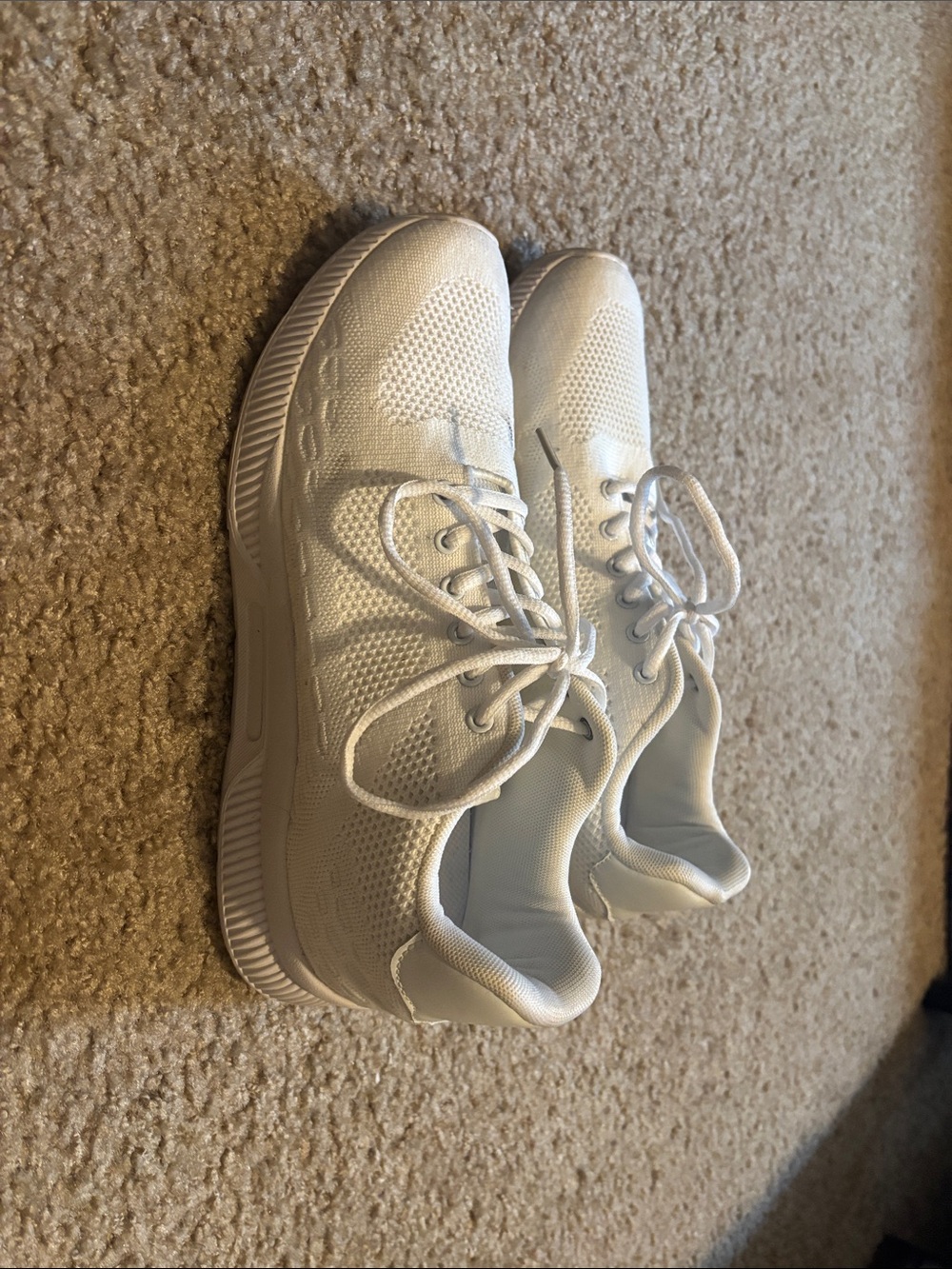 All-White Men's Knit Lightweight Sneakers